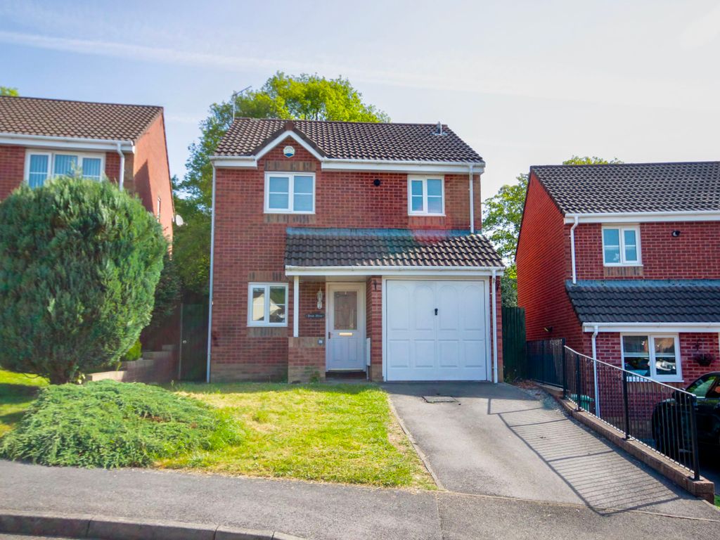 3 bed detached house for sale in Dan Y Bryn, Pontllanfraith, Blackwood NP12 Zoopla