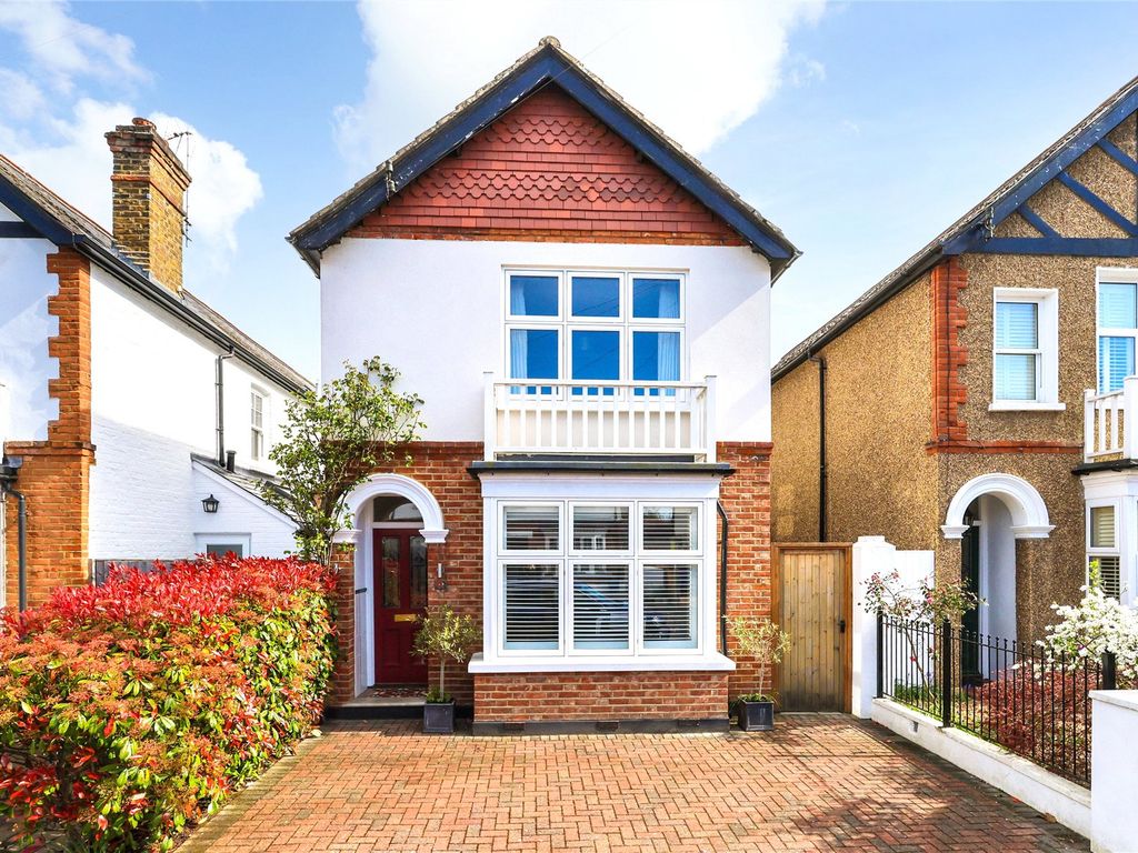3 bed detached house for sale in Kings Road, WaltonOnThames, Surrey
