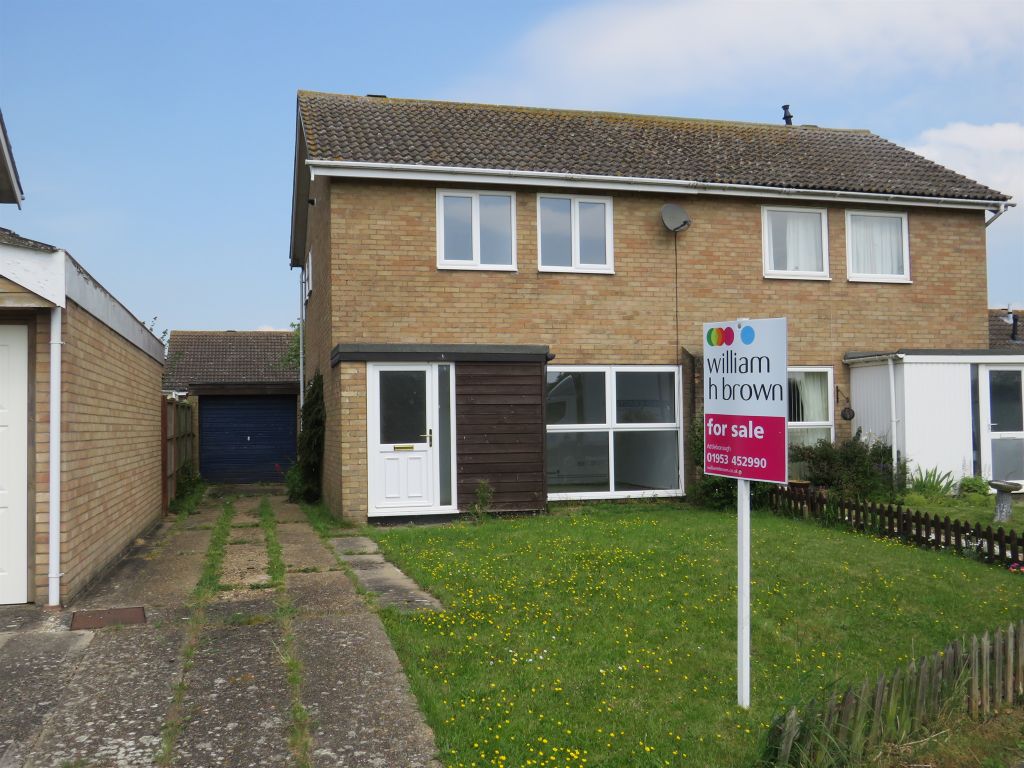 3 bed semidetached house for sale in Thieves Lane, Attleborough NR17