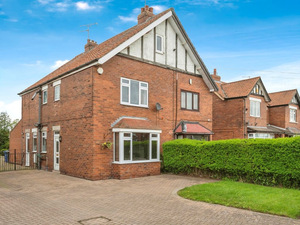 4 bed semidetached house for sale in High Street, Dunsville, Doncaster