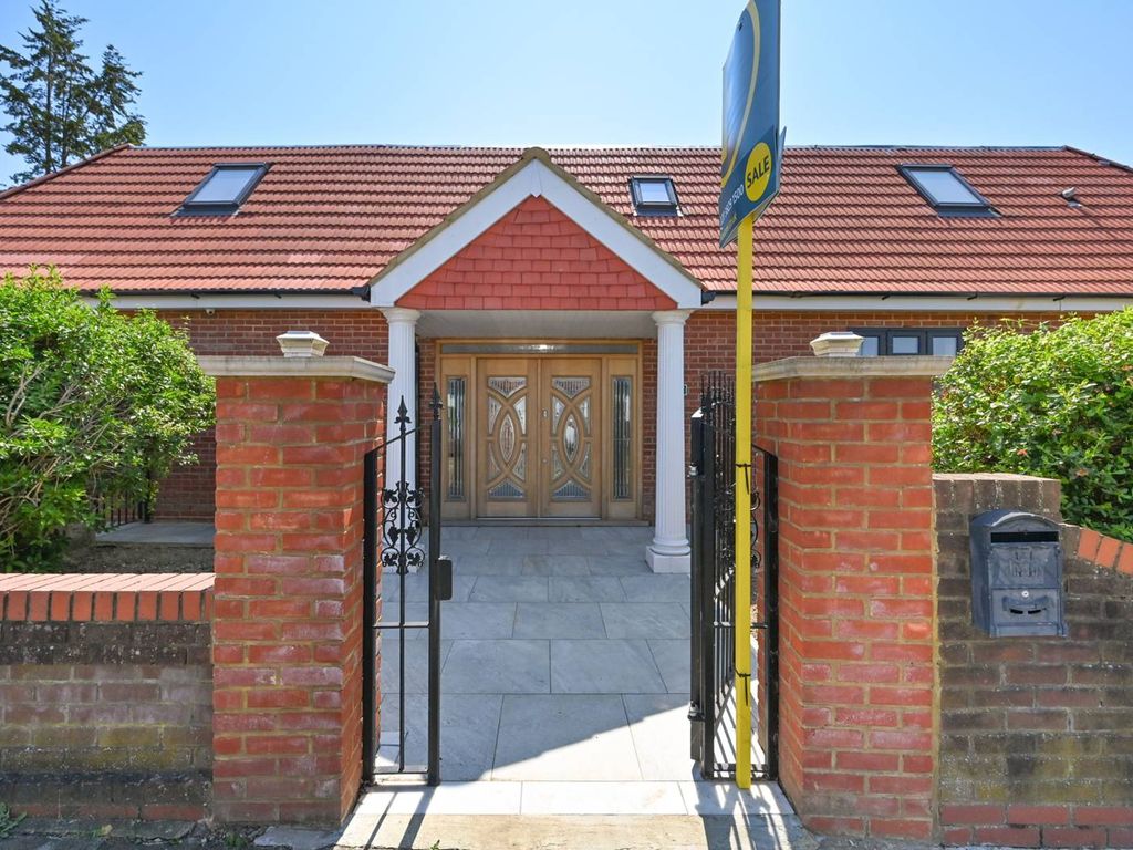 4 bed bungalow for sale in Kingston Road, Ewell, Epsom KT19, £1,000,000