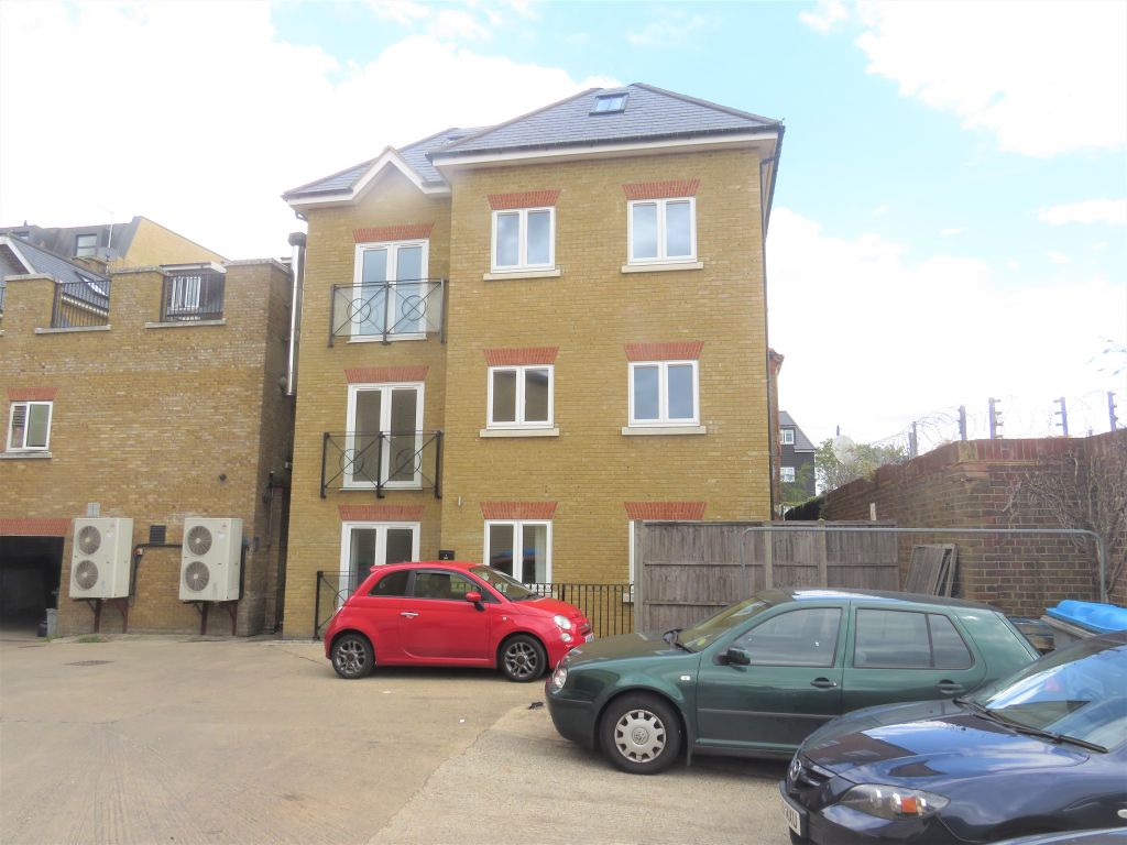 2 bed to rent in Brewery Road, Hoddesdon EN11, £1,500 pcm Zoopla