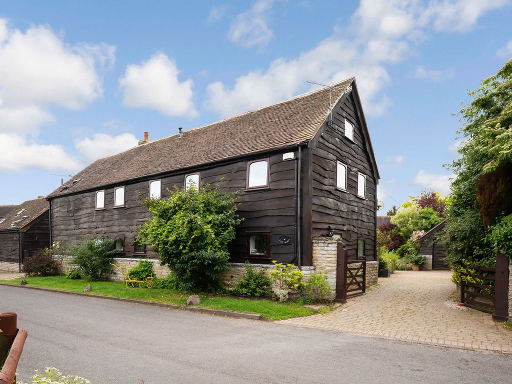 4 bed barn conversion for sale in Manor Farm, Broughton Hackett