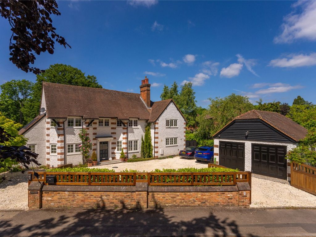 Layters Way, Gerrards Cross, Buckinghamshire SL9  