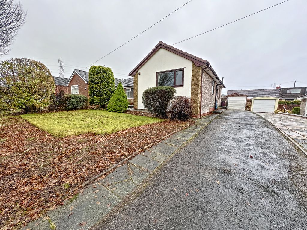 2 bed semidetached bungalow for sale in Carus Avenue, Hoddlesden