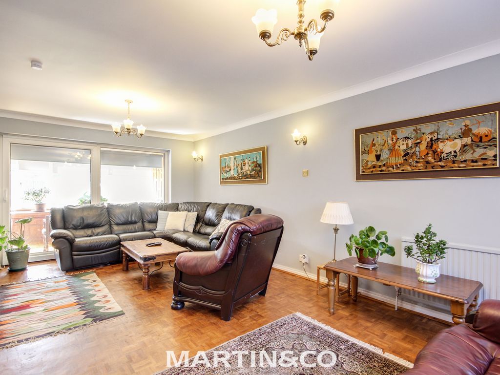 5 bed detached house for sale in Warren House Road, Wokingham RG40, £