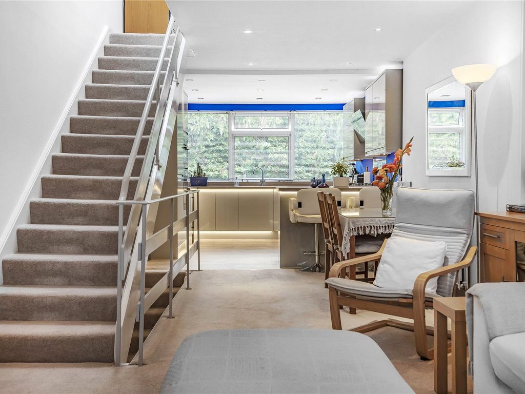 3 bed detached house for sale in Mill Close, Wokingham, Berkshire RG41