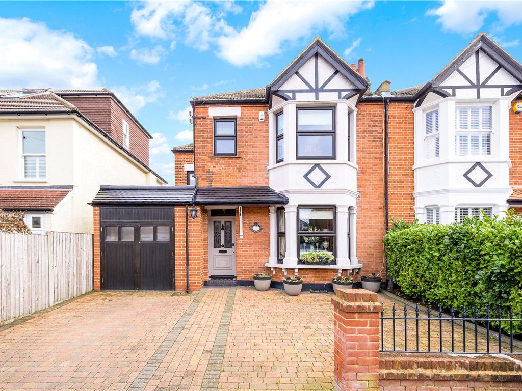 4 bed semidetached house for sale in Onslow Gardens, Wallington SM6 Zoopla