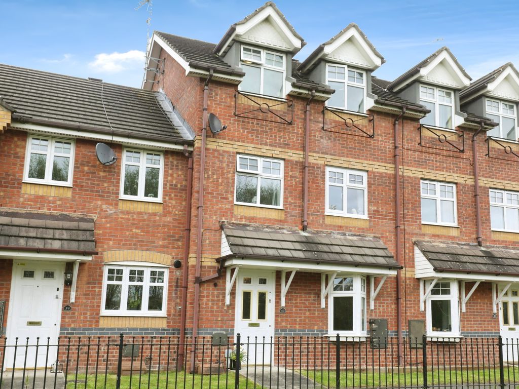 4 bed town house for sale in Redwood Drive, Crewe CW1, £220,000 Zoopla