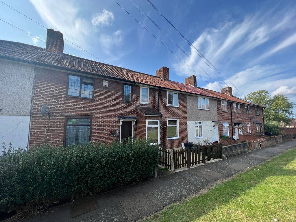 3 bed terraced house to rent in Prestbury Square, London SE9, £1,795