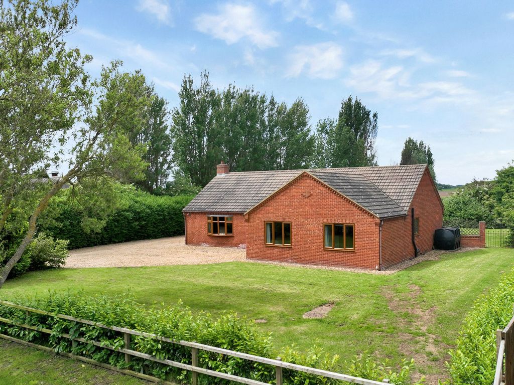 3 bed detached bungalow for sale in School Road, Terrington St. John PE14, £425,000 Zoopla