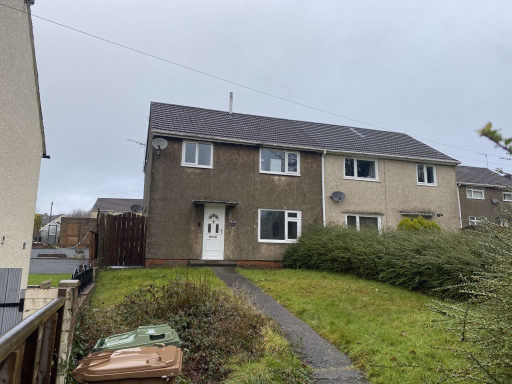 3 bed property to rent in 34 Newport Road, Pontllanfraith, Blackwood