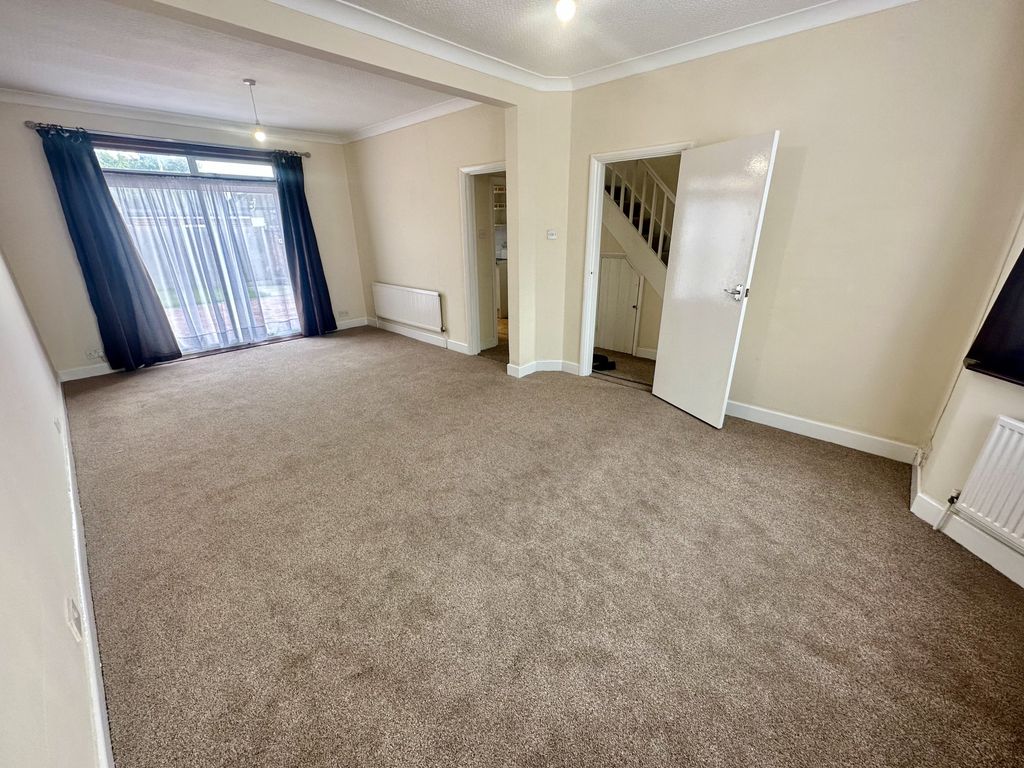 3 bed semidetached house to rent in Brookside Road, Hayes UB4, £2,200 pcm Zoopla