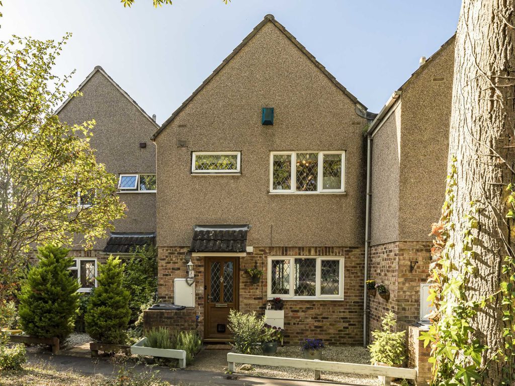 3 bed property for sale in Dickenson Road, Feltham TW13, £425,000 Zoopla