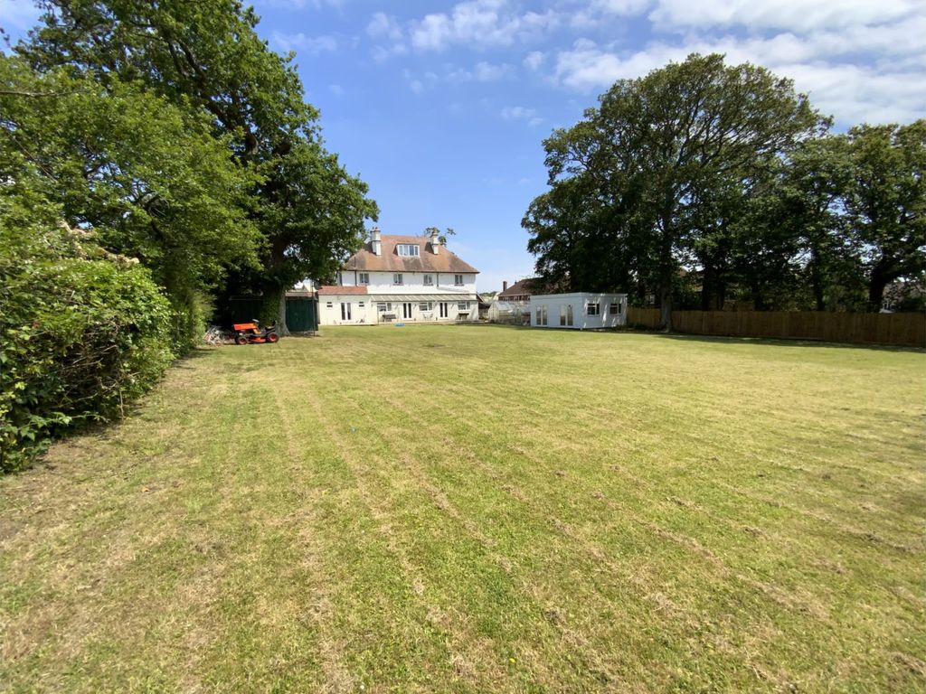 7 bed detached house for sale in Postern Road, Newport PO30 Zoopla