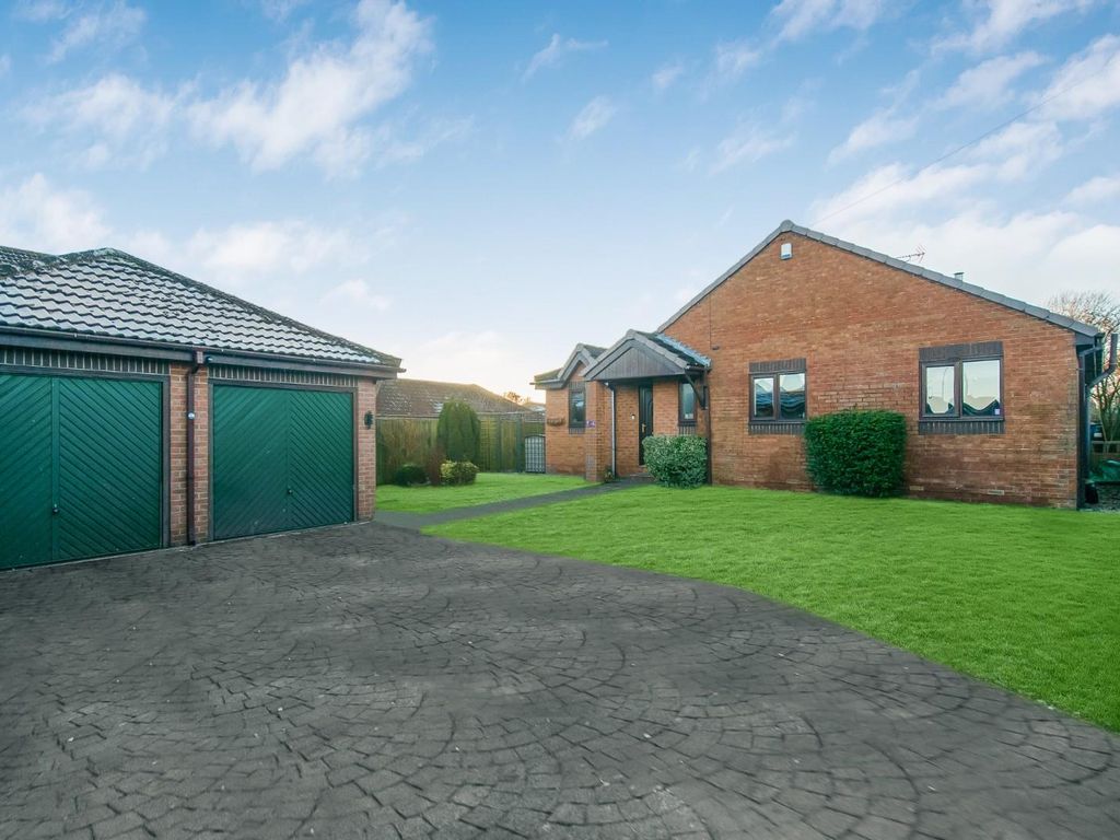 3 bed detached bungalow for sale in Mallard Avenue, Leven, Beverley
