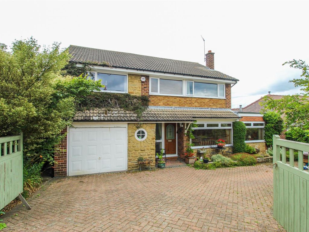 4 bed detached house for sale in Roger Drive, Sandal, Wakefield WF2