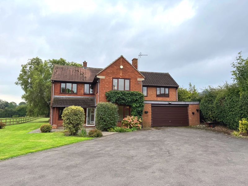 5 bed detached house to rent in Oldbury Orchard, Churchdown, Gloucester