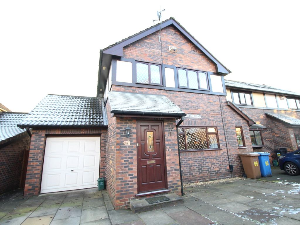 3 bed semidetached house to rent in Holyoake Road, Worsley, Manchester