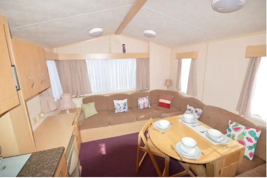 2 bed mobile/park home for sale in Leysdown Road, LeysdownOnSea