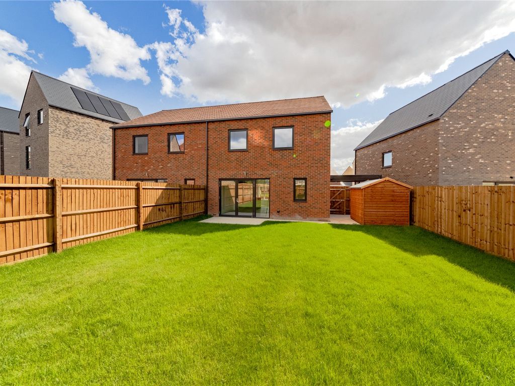 3 bed detached house to rent in The Avenue, Cambridge, Cambridgeshire