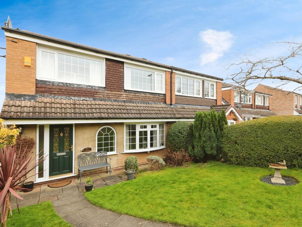 4 bed semidetached house for sale in Hodder Court, Chapeltown