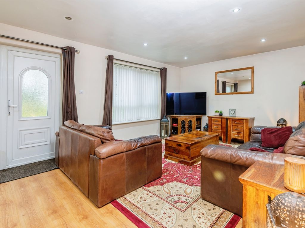 3 bed end terrace house for sale in Brown Royd Avenue, Rawthorpe, Huddersfield HD5 Zoopla