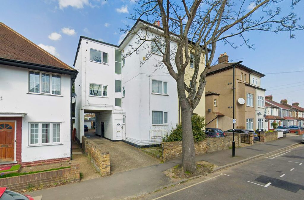 1 bed flat for sale in Maswell Park Road, Hounslow, Middlesex TW3, £