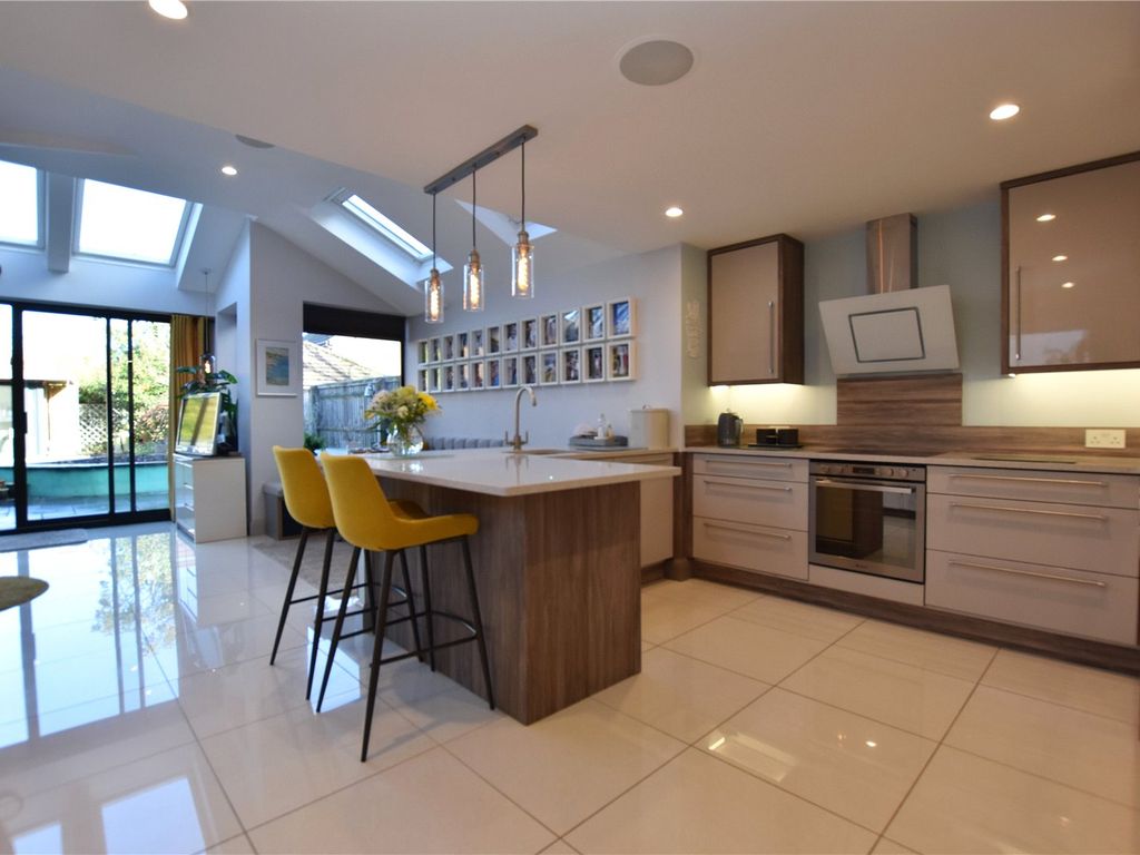 3 bed terraced house for sale in Rawthey Avenue, Didcot, Oxfordshire