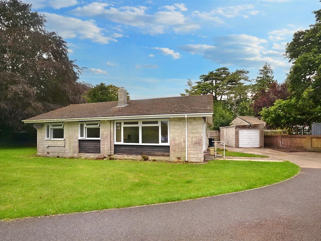 4 bed detached bungalow for sale in Brook Close, Charminster
