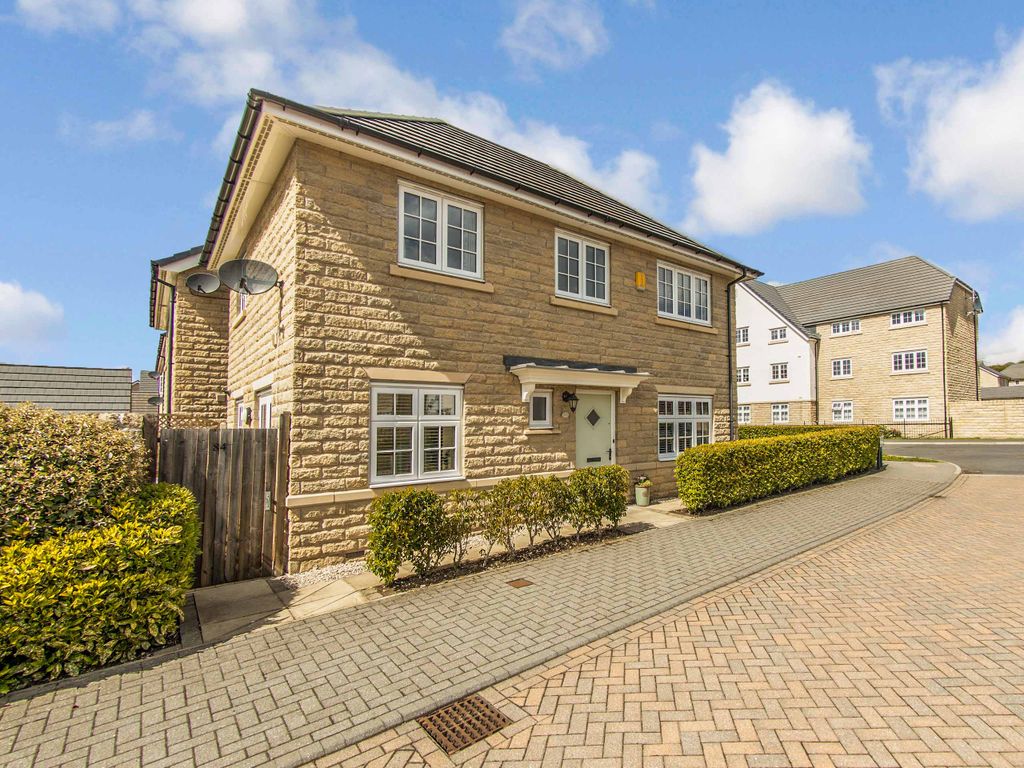 3 bed detached house for sale in Bletchley Road, Horsforth, Leeds LS18