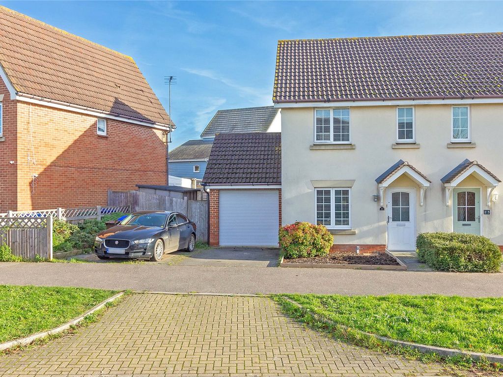 3 bed semidetached house for sale in Amethyst Drive, Sittingbourne