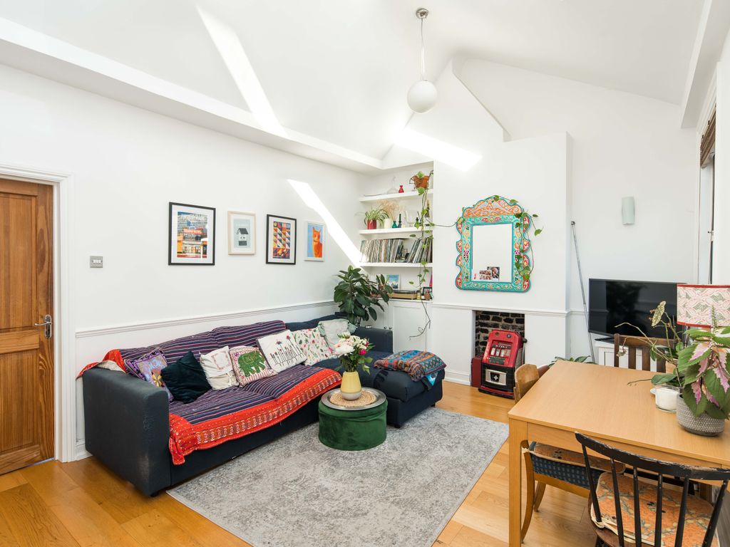 2 bed flat for sale in Bavent Road, London SE5, £539,000 Zoopla