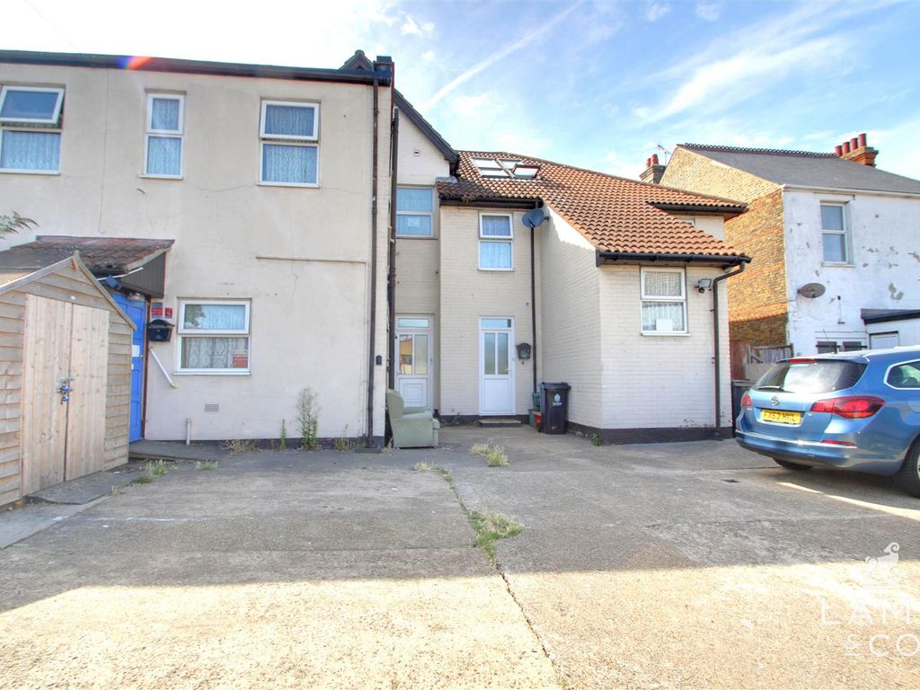 1 bed flat to rent in Wellesley Road, ClactonOnSea CO15 Zoopla