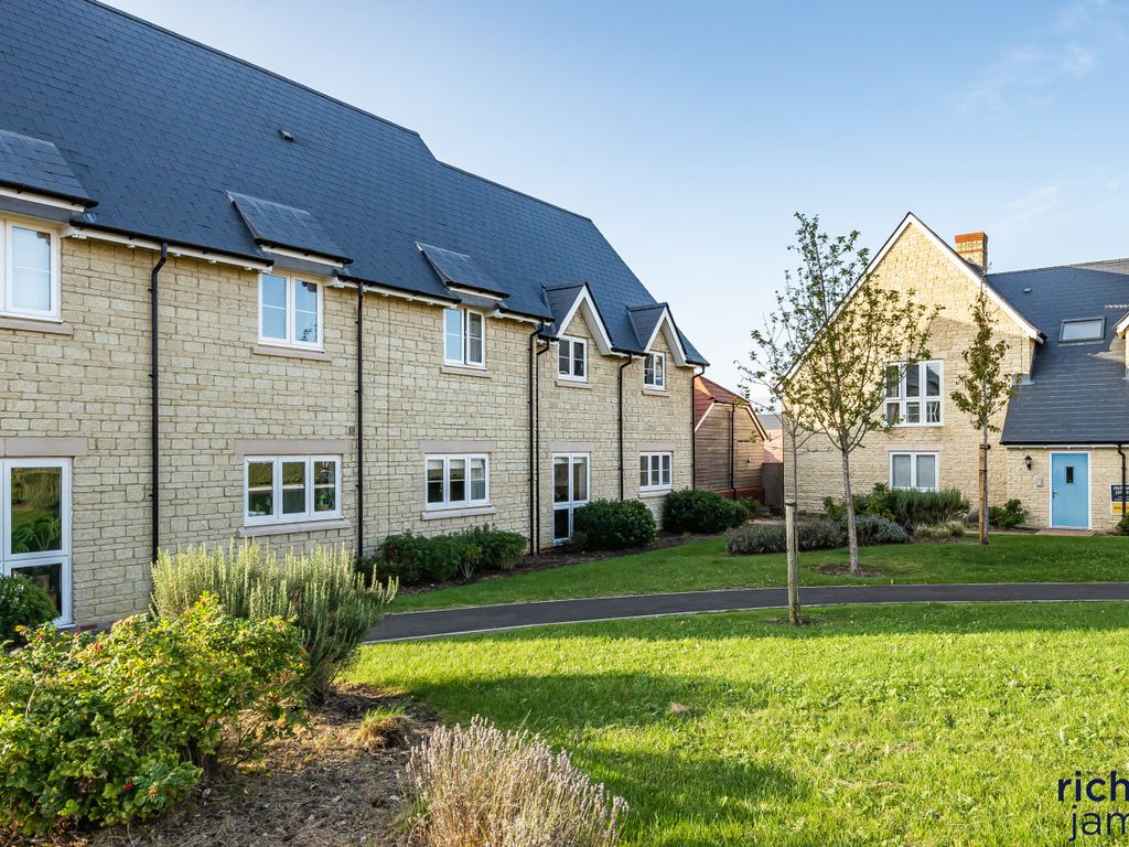 2 bed flat for sale in Creswick, Tadpole Garden Village, Swindon SN25