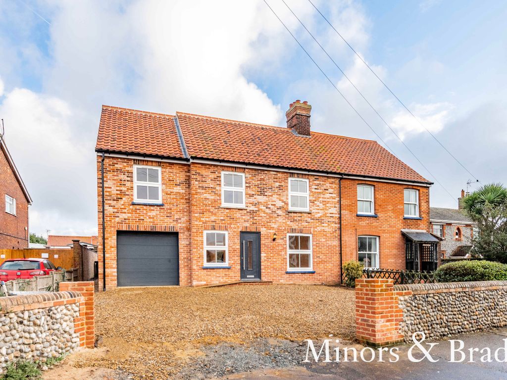 4 bed semidetached house for sale in Coast Road, Bacton, Norwich NR12