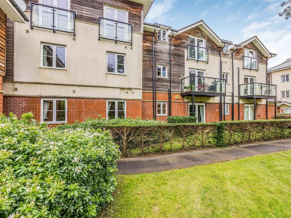 2 bed flat for sale in Lindsay Road, Branksome Park, Poole BH13, £
