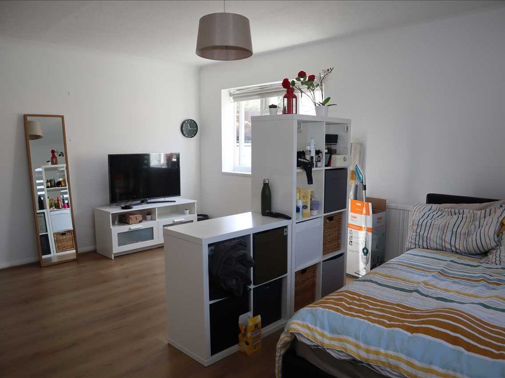 Studio to rent in Reddown Road, Coulsdon CR5 Zoopla