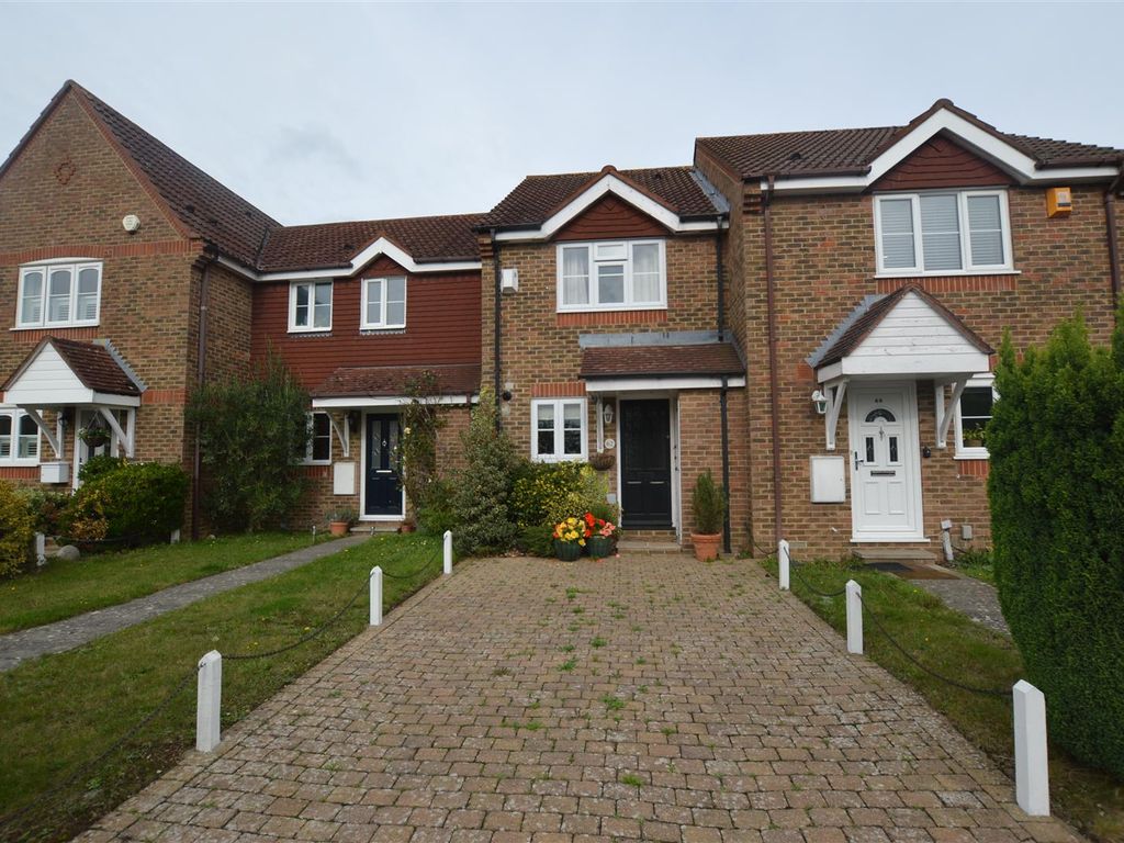 2 bed terraced house for sale in Manor Way, Croxley Green