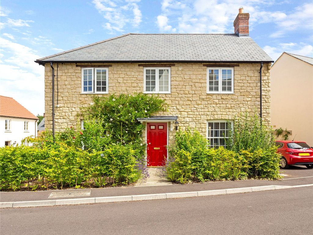 4 bed detached house for sale in Morrison Avenue, Salisbury SP3, £