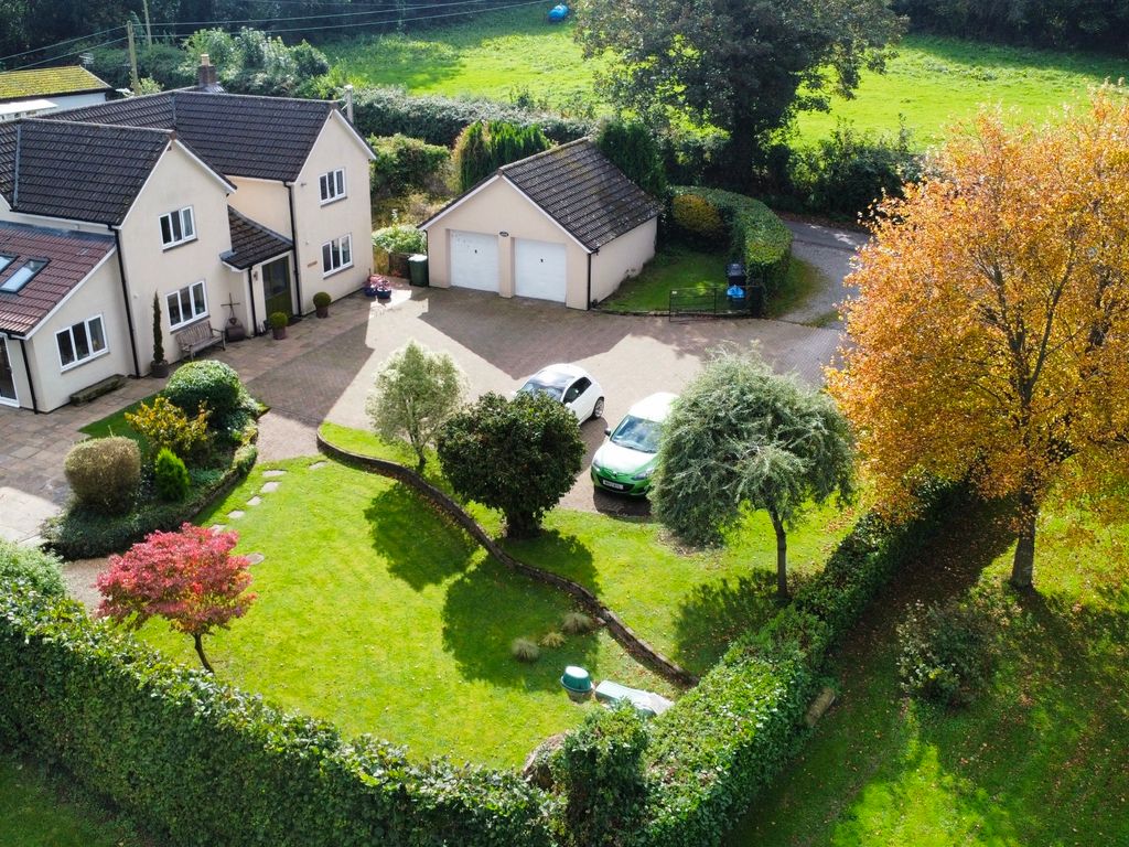 4 bed detached house for sale in Ivy Cottage, Coopers Road