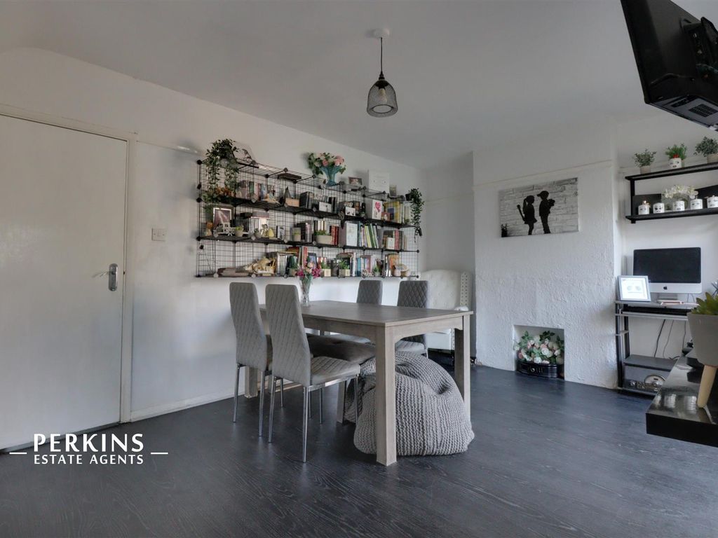 3 bed semidetached house for sale in Lawrence Drive, Ickenham