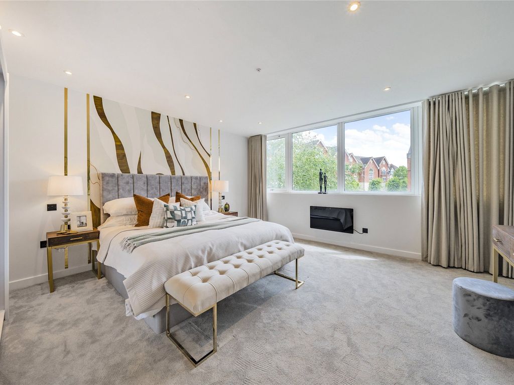 New home, 2 bed flat for sale in West Byfleet, Surrey KT14, £325,000