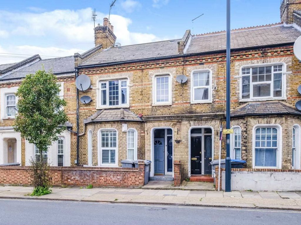 3 bed flat for sale in Kilburn Lane, London W10, £570,000 Zoopla