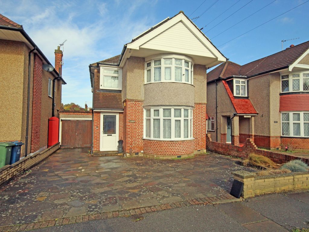 3 bed detached house for sale in Chester Drive, North Harrow HA2 Zoopla