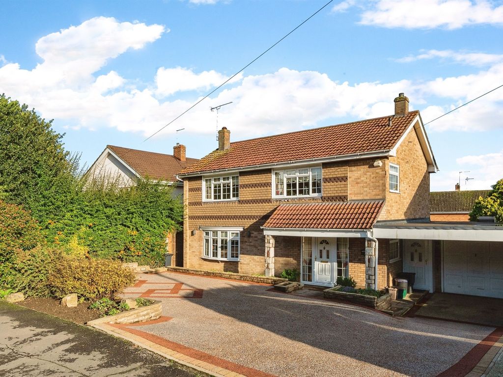 4 bed detached house for sale in Park Lane, Broxbourne EN10, £925,000