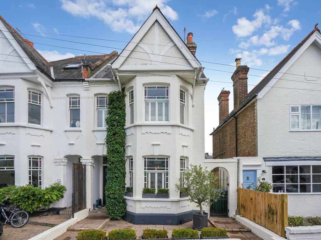 5 bed semidetached house to rent in Wolsey Road, Esher KT10, £4,250 pcm Zoopla