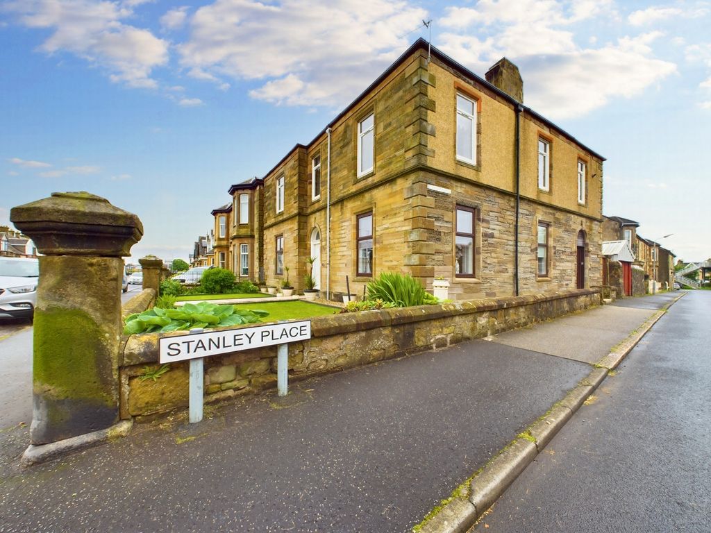 4 bed flat for sale in Stanley Place, Saltcoats KA21, £120,000 Zoopla