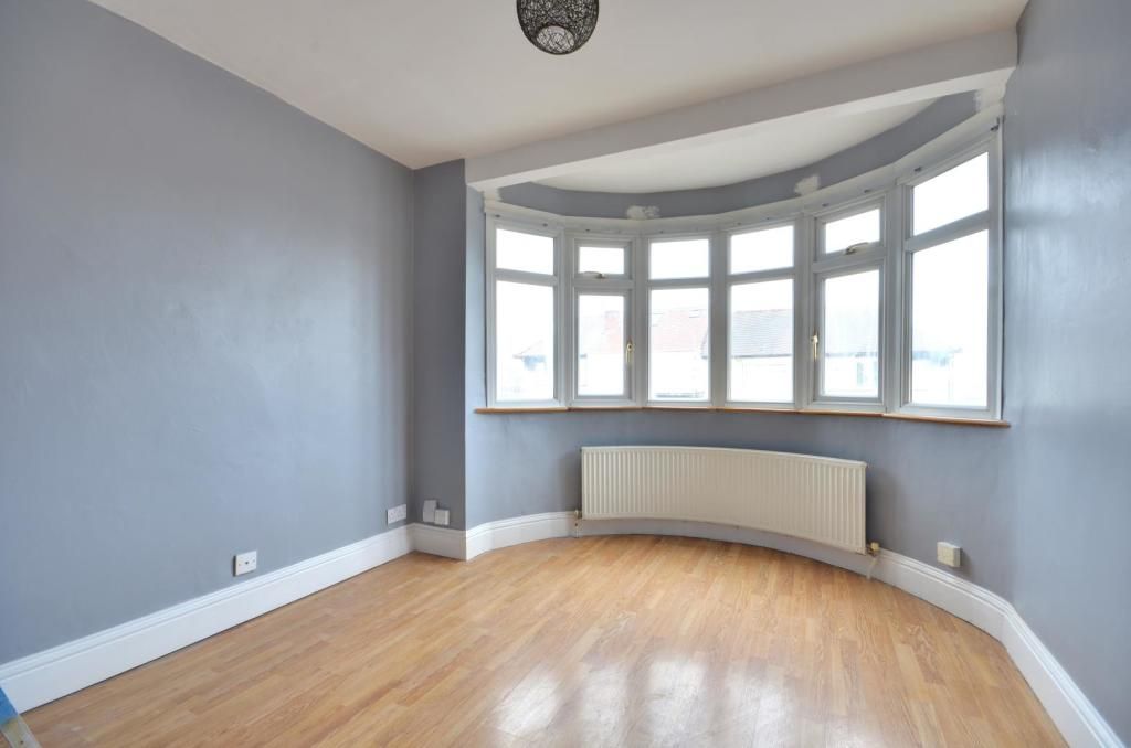 1 bed to rent in Hartland Drive, Ruislip Manor, Ruislip HA4