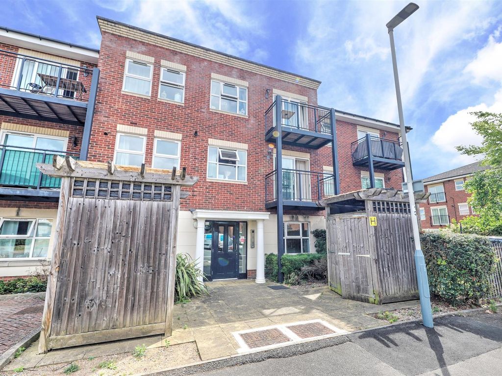 1 bed flat for sale in Waterloo Road, Cowley, Uxbridge UB8 Zoopla
